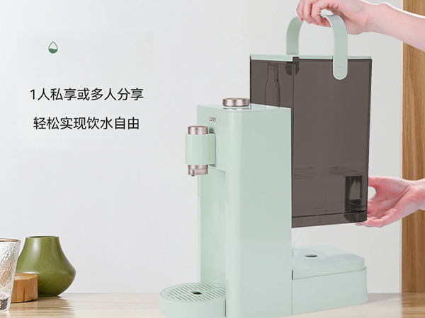3L大水箱 一次接满够喝一天